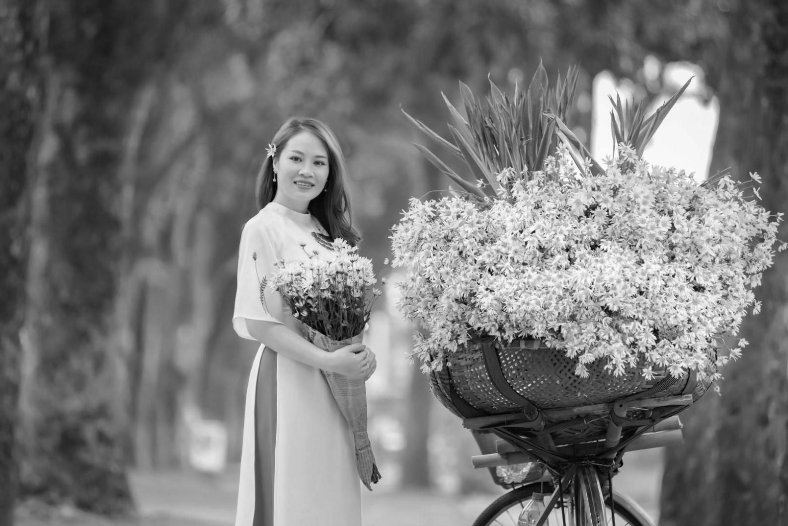 Beautifully arranged seasonal flowers showcasing workshop results